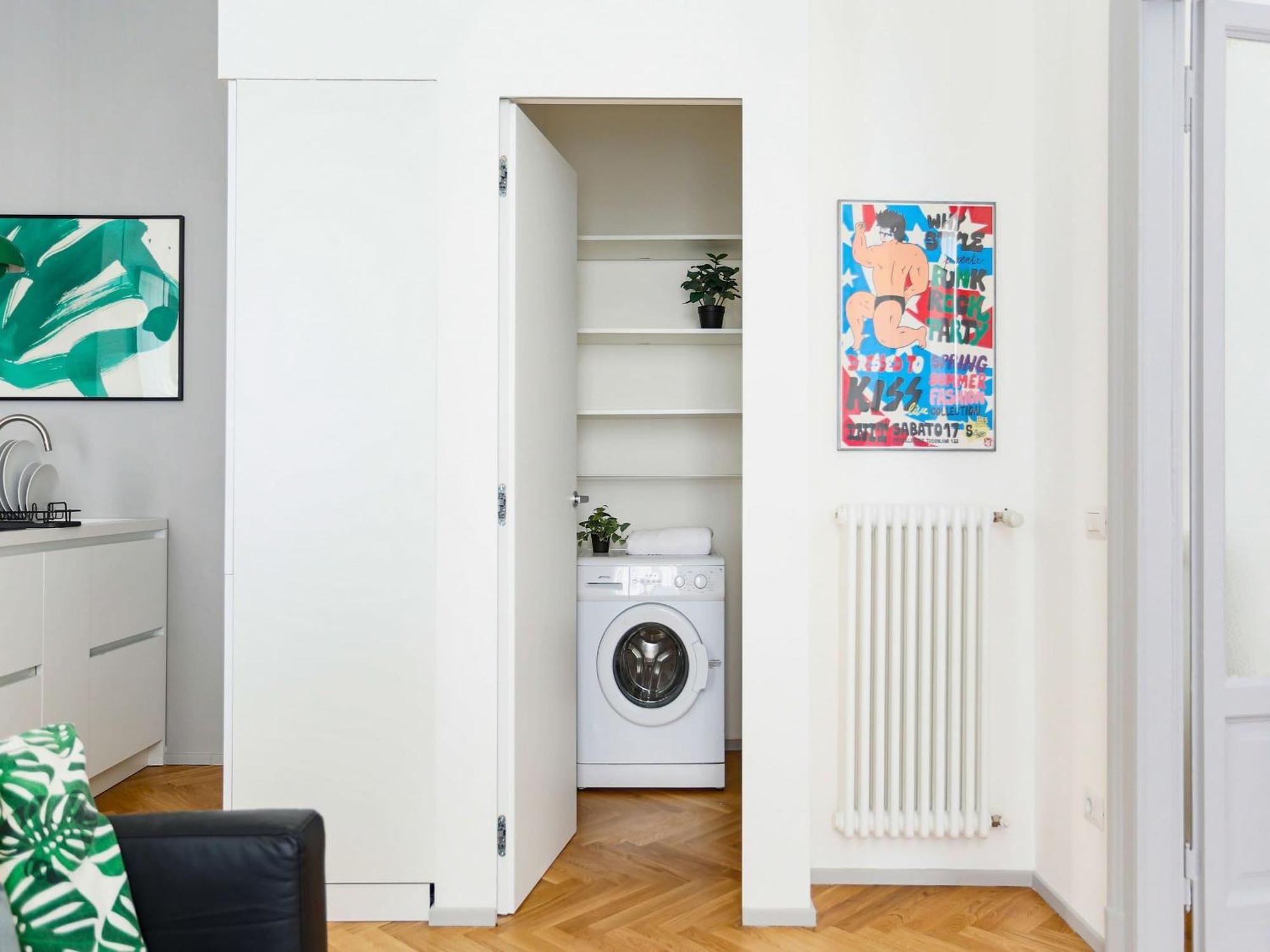 The Rent - Colorful Center Apartment Milan